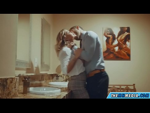 ❤️ Uma blonde obugaxayo ekuyenga endlini yangasese yomphakathi ️❌ ku-porn zu.wassell.ru ❤